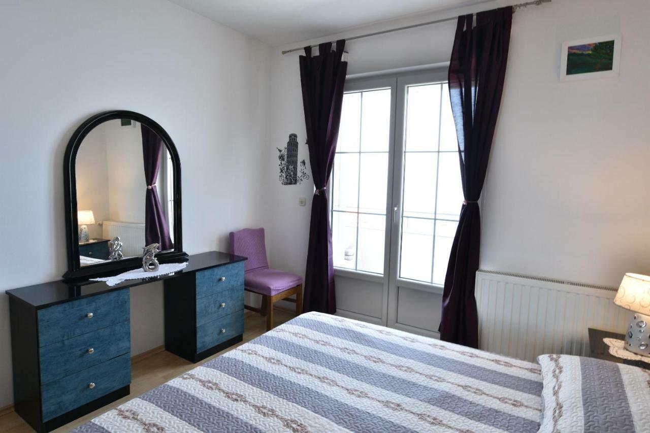 Apartments Brico Primošten Екстериор снимка