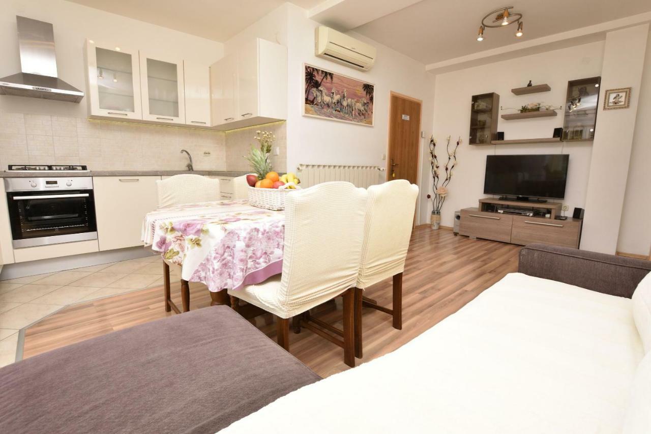 Apartments Brico Primošten Екстериор снимка