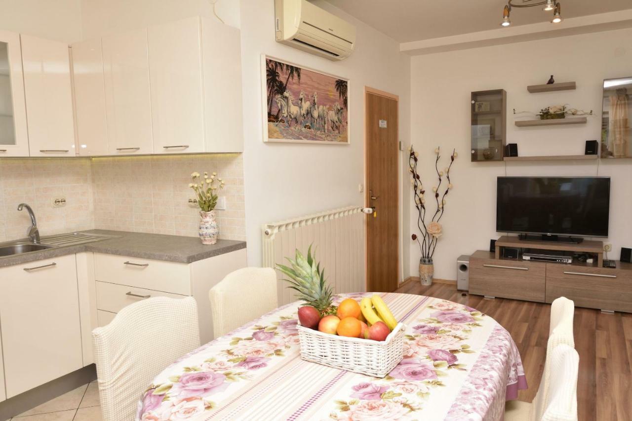 Apartments Brico Primošten Екстериор снимка
