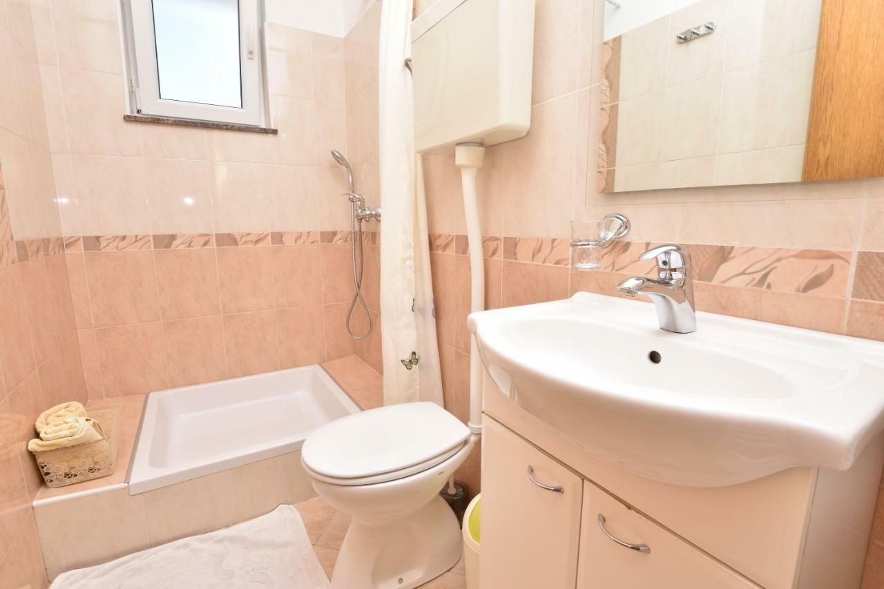 Apartments Brico Primošten Екстериор снимка