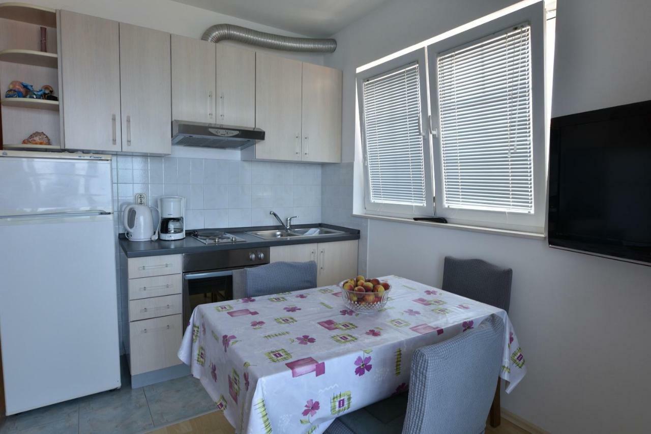 Apartments Brico Primošten Екстериор снимка