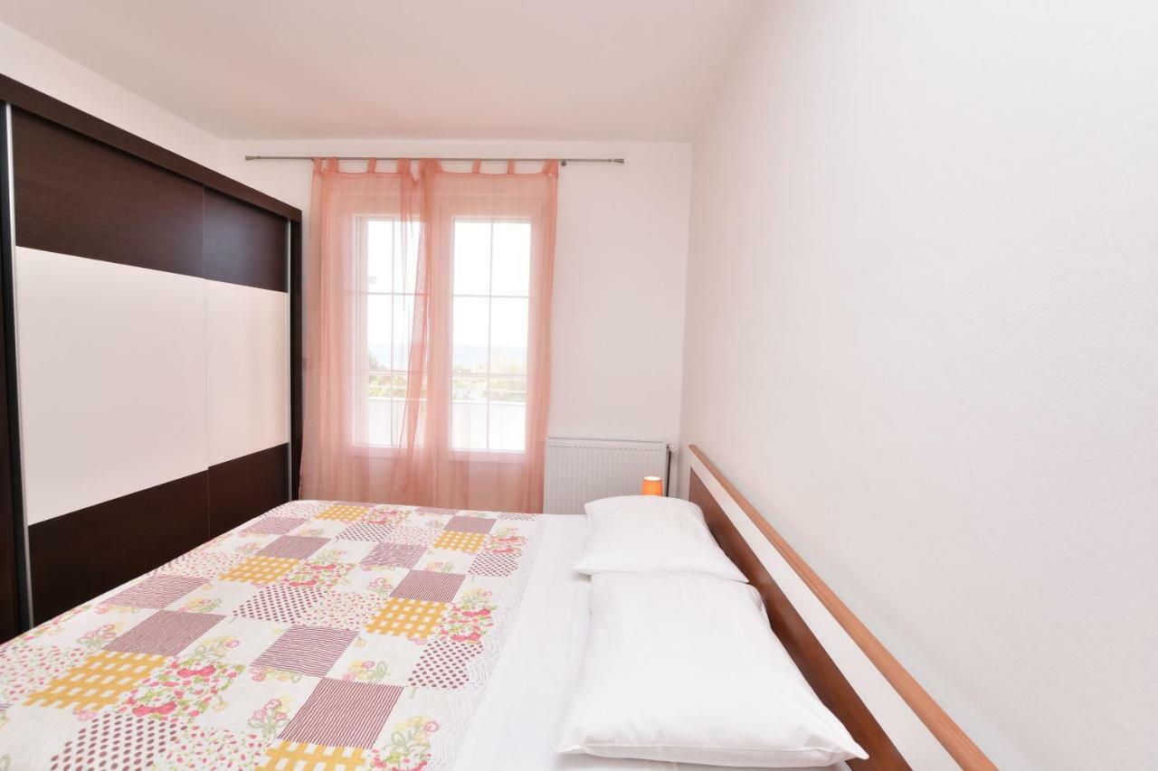 Apartments Brico Primošten Екстериор снимка