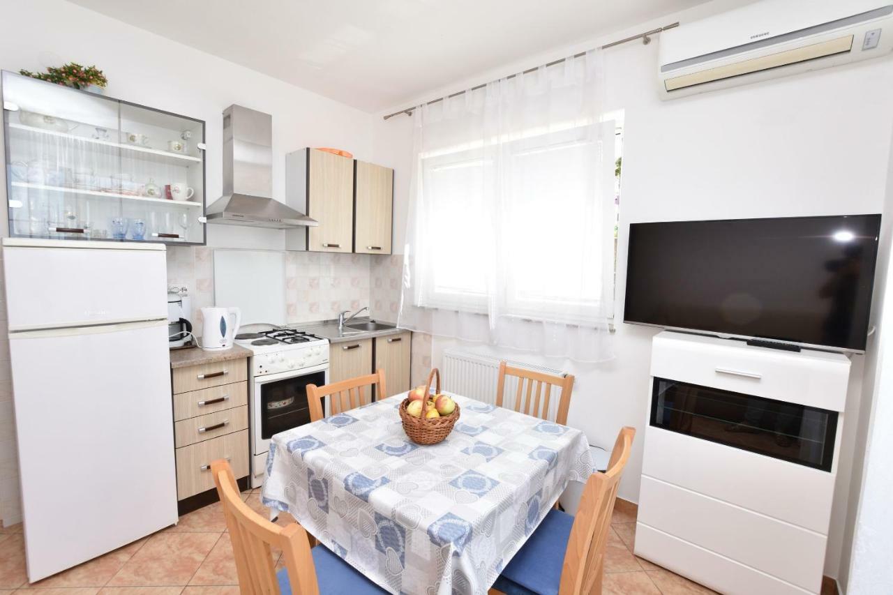 Apartments Brico Primošten Екстериор снимка