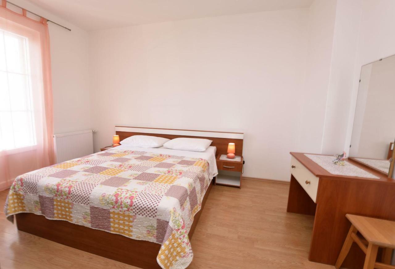 Apartments Brico Primošten Екстериор снимка